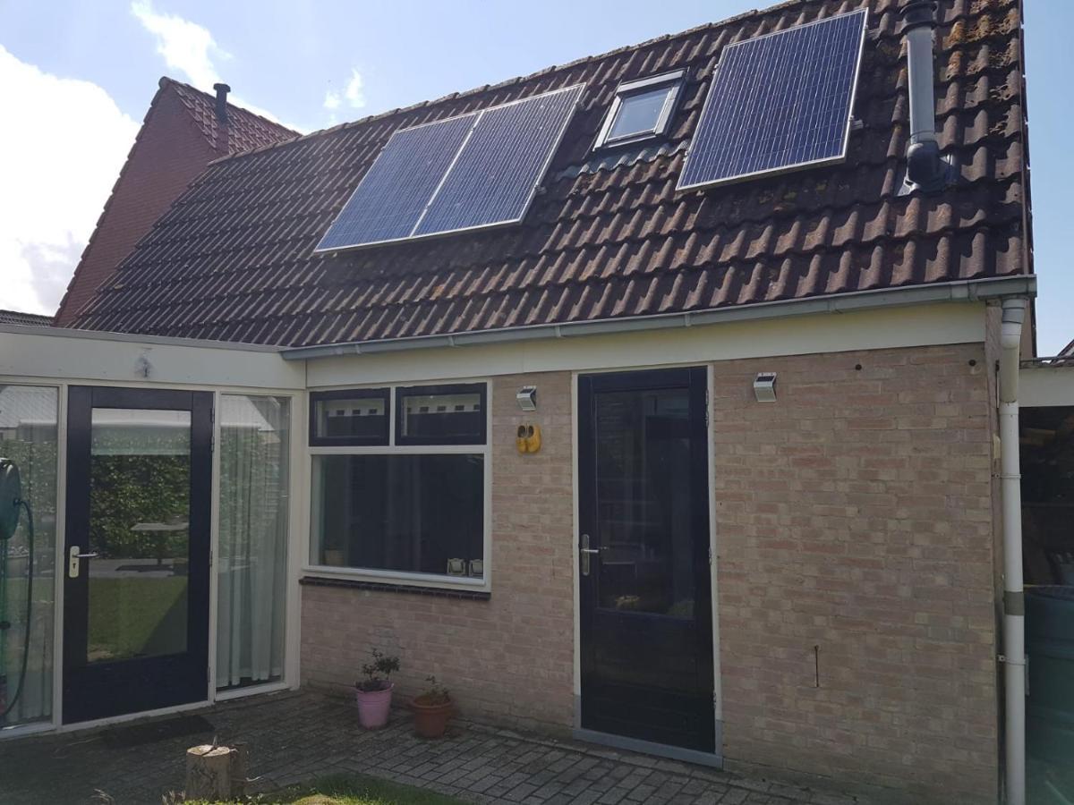 Knuusje: Knus En Gastvrij! Villa Vrouwenpolder Bagian luar foto