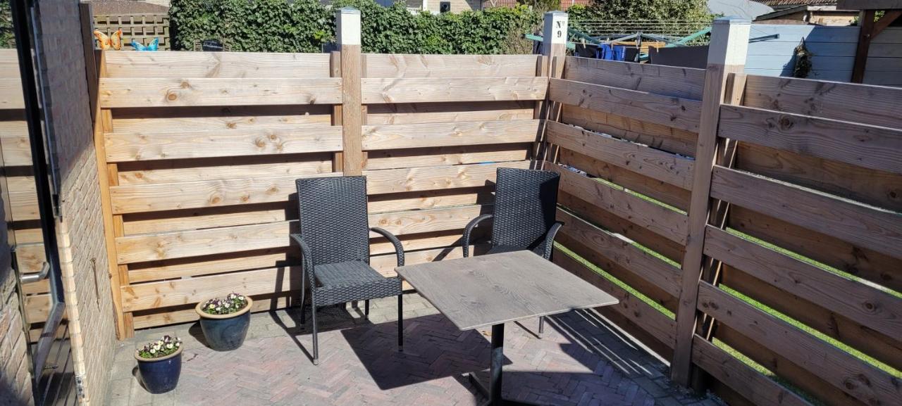 Knuusje: Knus En Gastvrij! Villa Vrouwenpolder Bagian luar foto